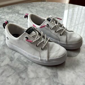 Sperry. Girls size 12.5. Lightly worn. Memory foam top sider